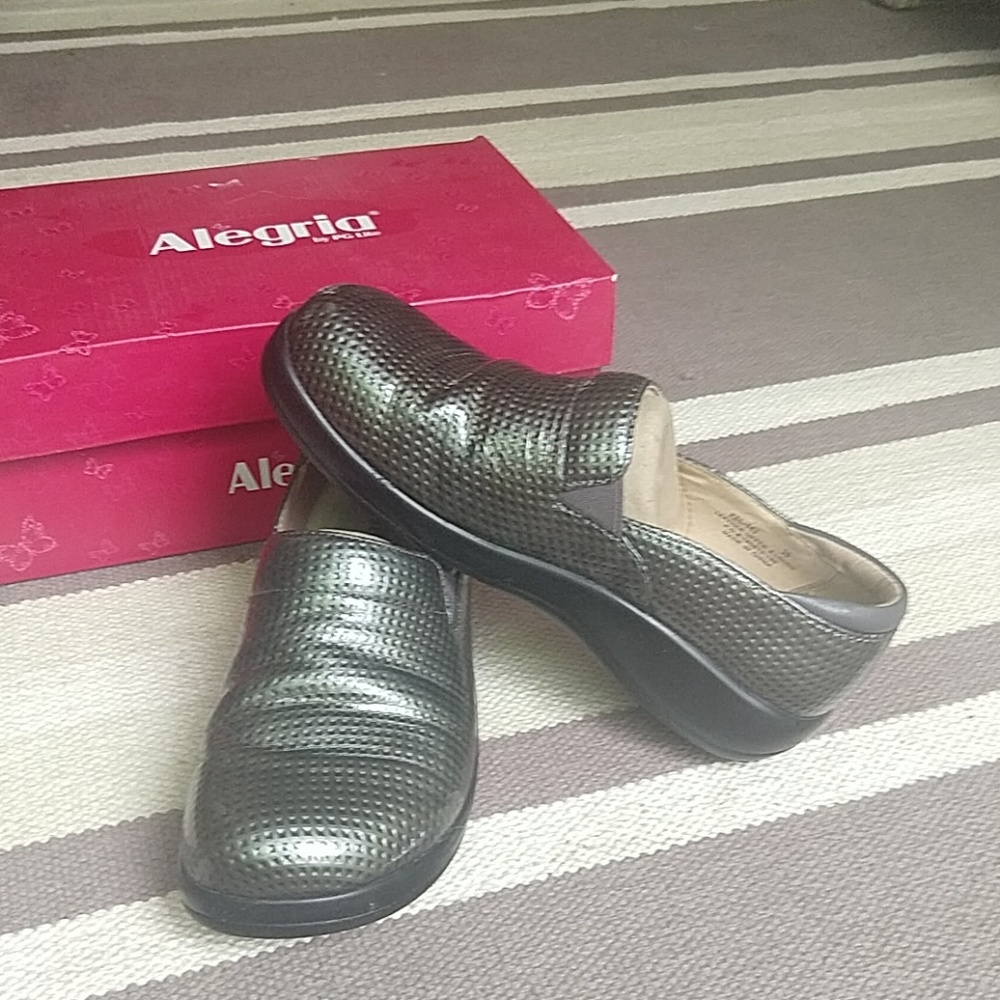 Alegria work clogs